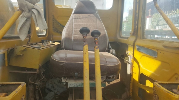 ขาย แบคโฮ KOMATSU PC200-2 รถสวยเดิมๆ เอกสารเล่มทะเบียนครบ