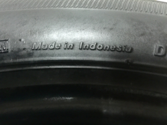 ขายยาง BRIDGESTONE SNEAKER 145/70R12 ผลิตปี 03 ขายยาง BRIDGESTONE SNEAKER 145/70R12 ผลิตปี 03