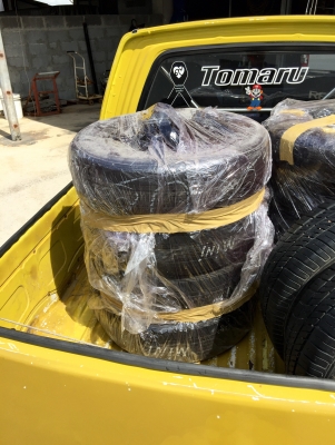 ขายยาง BRIDGESTONE SNEAKER 145/70R12 ผลิตปี 03 ขายยาง BRIDGESTONE SNEAKER 145/70R12 ผลิตปี 03