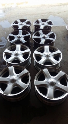 ขายล้อแม็ก dmax 17" สีเงิน สนใจติดต่อ ตาเล็ก ล้อและยางครับ 081-3747940