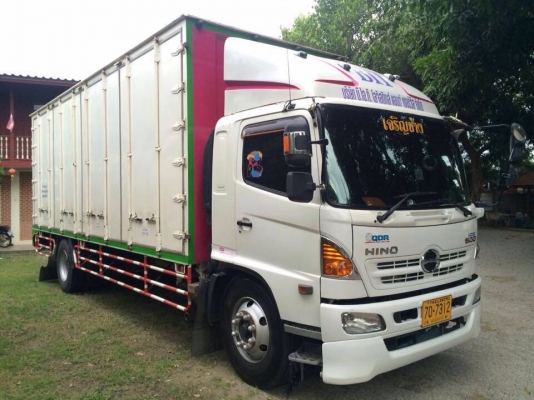 ขายรถตู้ HINO S500 - 8J เครื่อง 212 แรง ปี 55 ตู้ 10 บาน ช่วงยาวกระบะ 7.50 เมตร ทะเบียนพร้อม