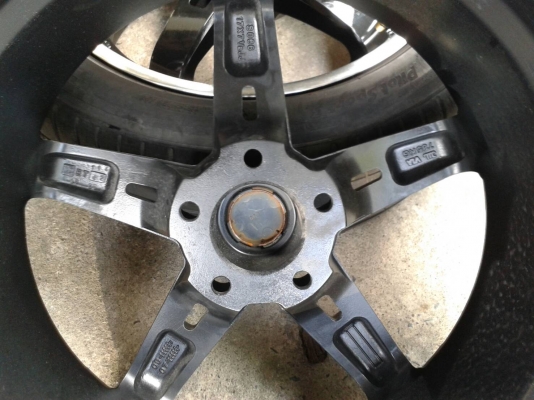 ขอบ17นิ้ว5รู114 พร้อมยาง สวยๆ 4 ล้อ ราคา 7700 บาท