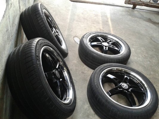 ขอบ17นิ้ว5รู114 พร้อมยาง สวยๆ 4 ล้อ ราคา 7700 บาท