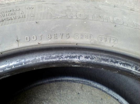 ขายยางนอกยี่ห้อ ENXEN 265/50R 20 111V ปี 12 เคยปะ 2 เส้น ไม่บวม ไม่รัวไม่แตก ดอกยังหนา หน้ายางไม่แข็งมาก รถใช้งานตลอด (ใส่ D-MAX 4 ประตู) เพิ่งถอดเปลี่ยนเมื่อวาาน ใช้งานได้ปกติ