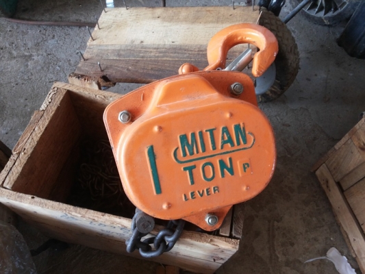 ขายรอกโซ่ 1 ตันของใหม่แกะกล่อง ราคาถูกมีหลายตัวครับ