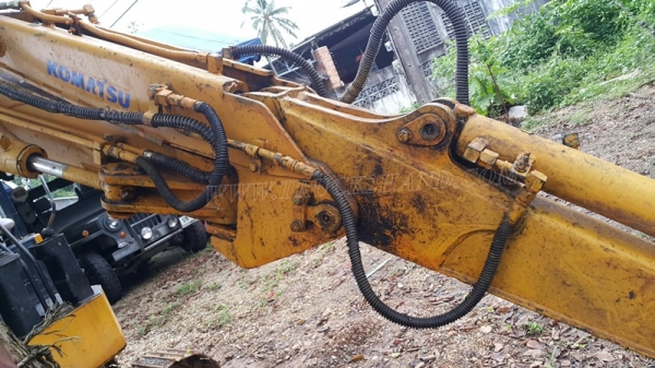 รถแบคโฮ KOMATSU PC28UU รถแบคโฮ KOMATSU PC28UU