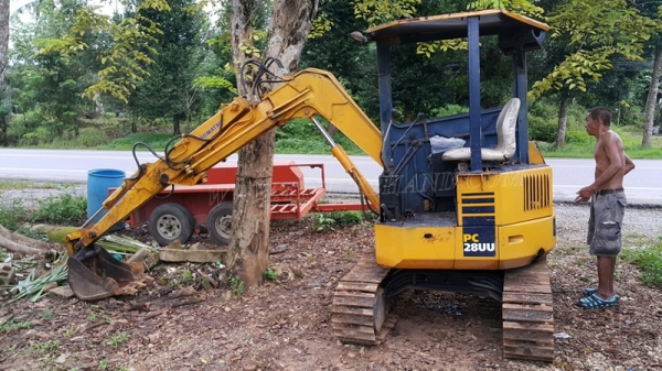 รถแบคโฮ KOMATSU PC28UU