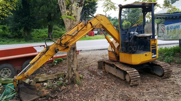 รถแบคโฮ KOMATSU PC28UU