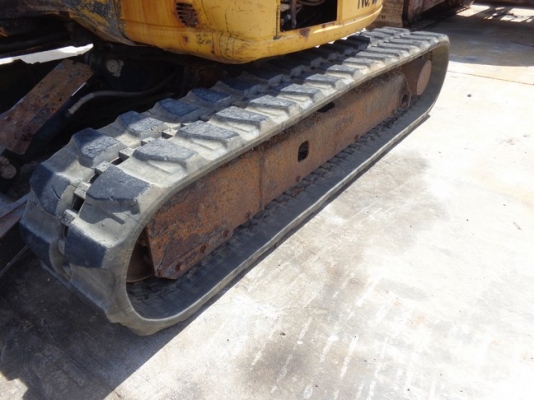 ขายรถขุด komatsu pc40mr-2 ราคา 680,000 บาท โทร 085-8332943