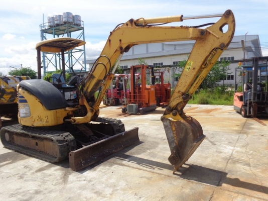 ขายรถขุด komatsu pc40mr-2 ราคา 680,000 บาท โทร 085-8332943