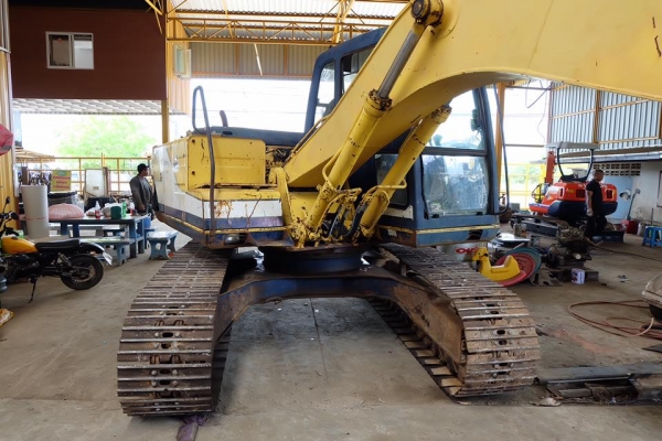 รถขุดเก่านอก KOBELCO SK 100 ราคา 850,000฿ โทร 085-8332943 รถขุดเก่านอก KOBELCO SK 100 ราคา 850,000฿ โทร 085-8332943