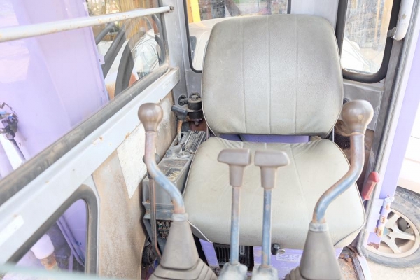 รถขุดเก่านอก HITACHI EX30URราคา 380,000฿โทร 085-8332943