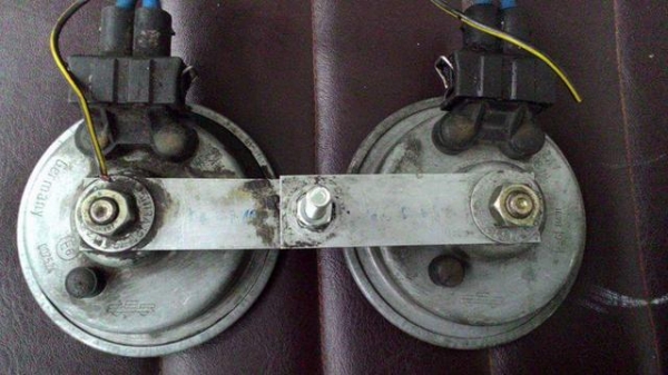 แตรแท้ติดรถเบนซ์ปี19xx ลั้นๆพร้อมใช้