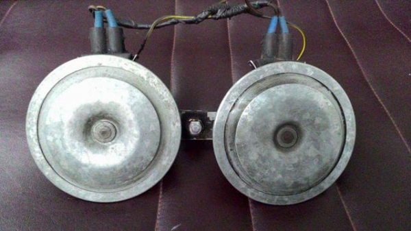 แตรแท้ติดรถเบนซ์ปี19xx ลั้นๆพร้อมใช้