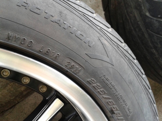 ขอบ17นิ้ว6รู พร้อมยาง สวยๆ 4 ล้อ ราคา 7800 บาท