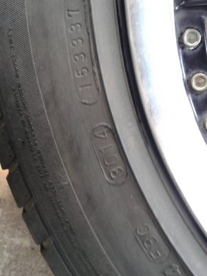 ขอบ17นิ้ว6รู พร้อมยาง สวยๆ 4 ล้อ ราคา 7800 บาท