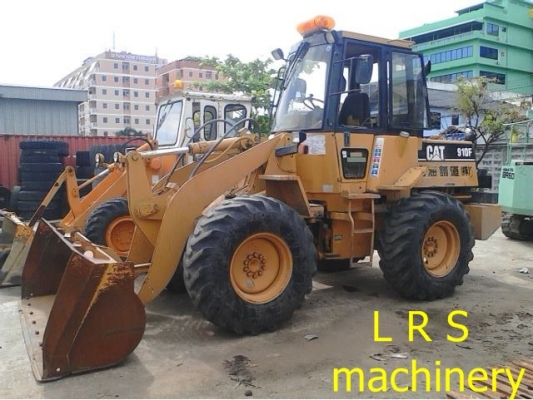 รถตักล้อยาง CATERPILLAR รุ่น 910 F