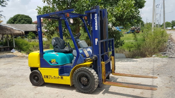ขายด่วนรถยกKOMATSU FG25-14 ยก2.5ตันเสาสูง3เมตรยางตัน4เส้นรถนอกนำเข้ายังไม่เคยใช้งานในเมืองไทยเลย=รุ่นใหม่ขายถูกๆๆ