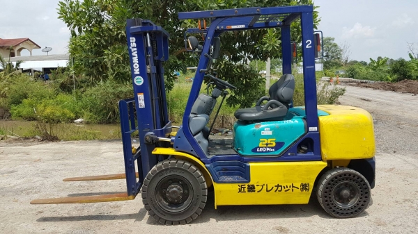 ขายด่วนรถยกKOMATSU FG25-14 ยก2.5ตันเสาสูง3เมตรยางตัน4เส้นรถนอกนำเข้ายังไม่เคยใช้งานในเมืองไทยเลย=รุ่นใหม่ขายถูกๆๆ