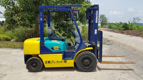 ขายด่วนรถยกKOMATSU FG25-14 ยก2.5ตันเสาสูง3เมตรยางตัน4เส้นรถนอกนำเข้ายังไม่เคยใช้งานในเมืองไทยเลย=รุ่นใหม่ขายถูกๆๆ