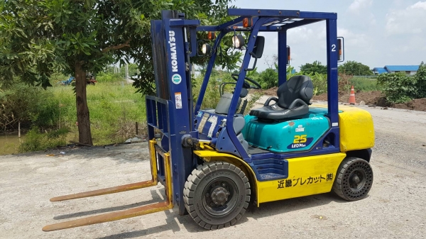 ขายด่วนรถยกKOMATSU FG25-14 ยก2.5ตันเสาสูง3เมตรยางตัน4เส้นรถนอกนำเข้ายังไม่เคยใช้งานในเมืองไทยเลย=รุ่นใหม่ขายถูกๆๆ