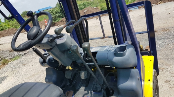 ขายด่วนรถยกKOMATSU FG25-14 ยก2.5ตันเสาสูง3เมตรยางตัน4เส้นรถนอกนำเข้ายังไม่เคยใช้งานในเมืองไทยเลย=รุ่นใหม่ขายถูกๆๆ
