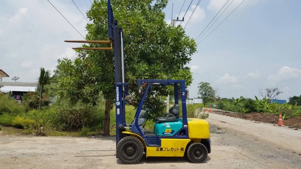 ขายด่วนรถยกKOMATSU FG25-14 ยก2.5ตันเสาสูง3เมตรยางตัน4เส้นรถนอกนำเข้ายังไม่เคยใช้งานในเมืองไทยเลย=รุ่นใหม่ขายถูกๆๆ