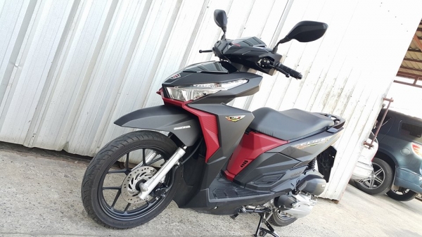 Click125i LED 2016 ใหม่สุดๆ 800 โลแท้ รถอายุไม่กี่เดือน ต่อรองได้