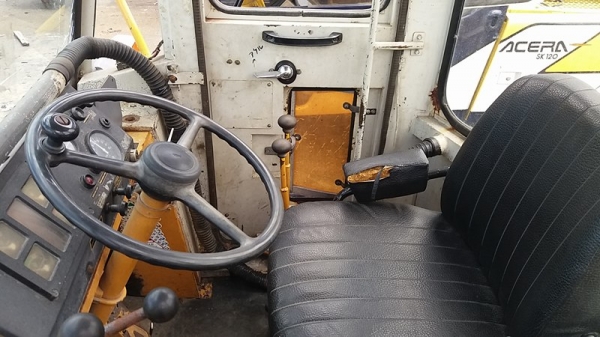 รถตักล้อยาง KOMATSU 515-2 รถตักล้อยาง KOMATSU 515-2