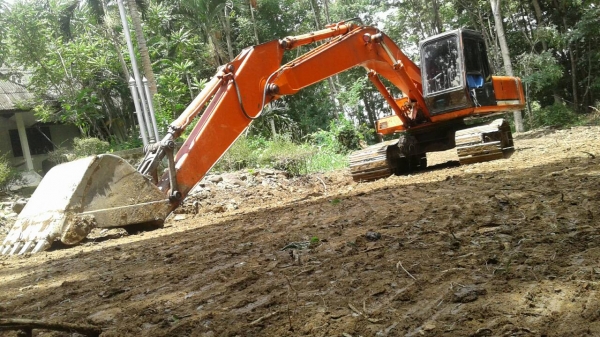 ขาย!! >>> Hitachi Ex200 รุ่น 1 <<< รถพร้อมใช้งาน ซีเรียลสูง