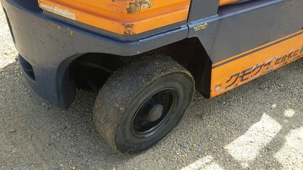 ขายรถยก TOYOTA 5FG20 เครื่องเบนซิน เสาสูง 3 เมตร ยกได้ 2 ตัน เกียร์ธรรมดา รถนอกนำเข้า คิดต่อ 089-7949488