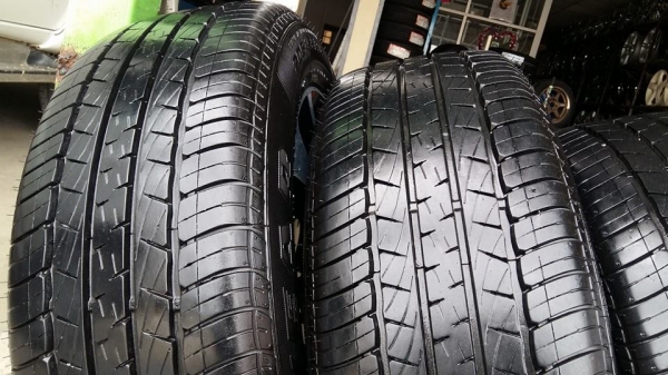 ขายล้อแม็ก civic fb mc 16" ยางปี15 สนใจติดต่อ ตาเล็ก ล้อและยางครับ 081-3747940