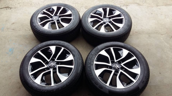ขายล้อแม็ก civic fb mc 16" ยางปี15 สนใจติดต่อ ตาเล็ก ล้อและยางครับ 081-3747940