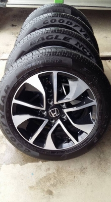 ขายล้อแม็ก civic fb mc 16" ยางปี15 สนใจติดต่อ ตาเล็ก ล้อและยางครับ 081-3747940