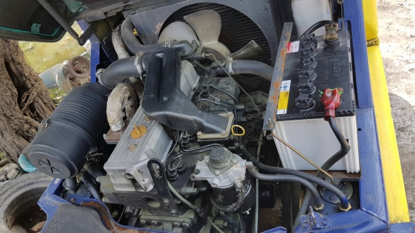 ขายด่วนรถยกดีเซลKOMATSU FD20-14 ยก2.0ตันเสาสูง3เมตรรถนอกนำเข้ายังไม่เคยใช้งานในเมืองไทยเลย=รุ่นใหม่ขายถูกๆๆ