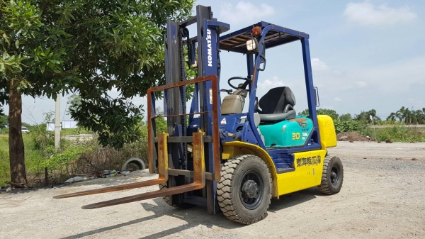 ขายด่วนรถยกดีเซลKOMATSU FD20-14 ยก2.0ตันเสาสูง3เมตรรถนอกนำเข้ายังไม่เคยใช้งานในเมืองไทยเลย=รุ่นใหม่ขายถูกๆๆ