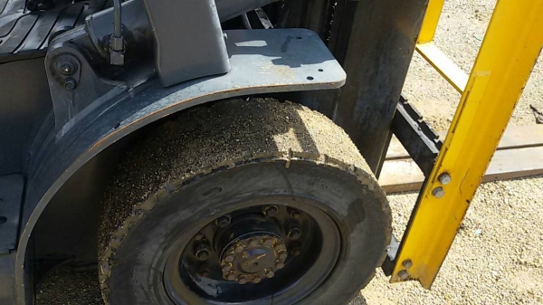 ขายรถยก TCM  FD20Z5เครื่องดีเซล  ISUZU C 240 เสาสูง 3 เมตร ยกได้ 2 ตัน เกียร์ออโต้ รถนอกนำเข้า คิดต่อ 089-7949488