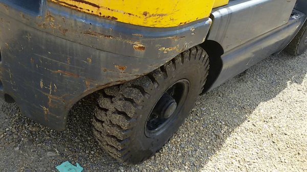 ขายรถยก TCM  FD20Z5เครื่องดีเซล  ISUZU C 240 เสาสูง 3 เมตร ยกได้ 2 ตัน เกียร์ออโต้ รถนอกนำเข้า คิดต่อ 089-7949488