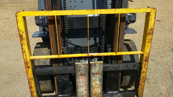 ขายรถยก TCM  FD20Z5เครื่องดีเซล  ISUZU C 240 เสาสูง 3 เมตร ยกได้ 2 ตัน เกียร์ออโต้ รถนอกนำเข้า คิดต่อ 089-7949488