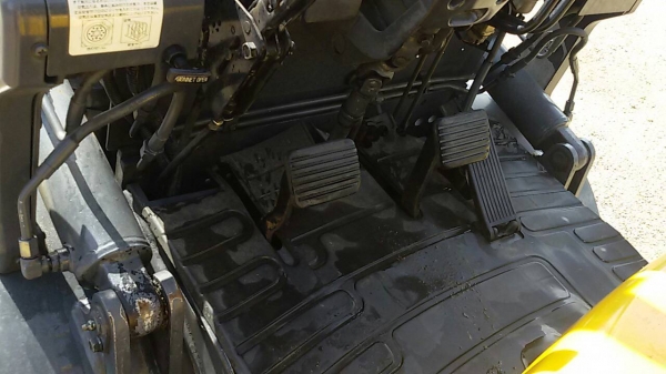 ขายรถยก TCM  FD20Z5เครื่องดีเซล  ISUZU C 240 เสาสูง 3 เมตร ยกได้ 2 ตัน เกียร์ออโต้ รถนอกนำเข้า คิดต่อ 089-7949488