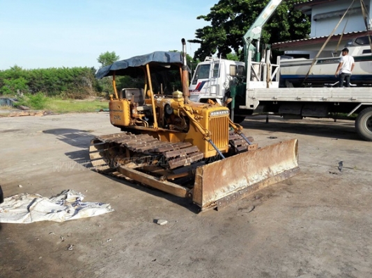 รถแทรกเตอร์ยี่ห้อ KOMATSU  รุ่น 21PL  รถช่วงล่างดี ใช้งานปกติ