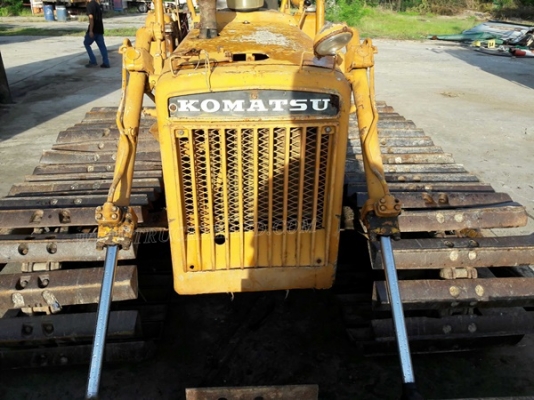 รถแทรกเตอร์ยี่ห้อ KOMATSU  รุ่น 21PL  รถช่วงล่างดี ใช้งานปกติ
