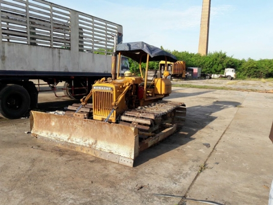 รถแทรกเตอร์ยี่ห้อ KOMATSU  รุ่น 21PL  รถช่วงล่างดี ใช้งานปกติ