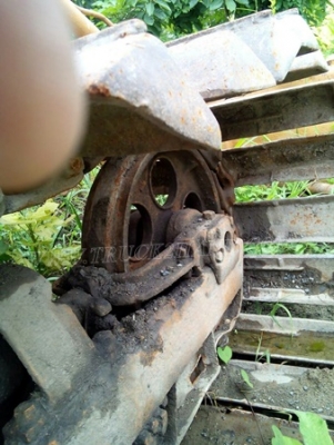 รถแทรกเตอร์ยี่ห้อ KOMATSU  รุ่น 21PL  รถช่วงล่างดี ใช้งานปกติ