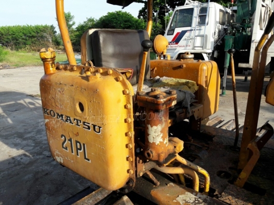 รถแทรกเตอร์ยี่ห้อ KOMATSU  รุ่น 21PL  รถช่วงล่างดี ใช้งานปกติ