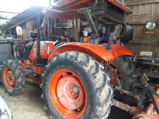 คูโบต้า7040ปี52เครื่องดีพร้อมอุปกรณ์3ชิ้น .ใบดัน.ผาน.โรตรี่ เอกสารพร้อมโอนจร้า