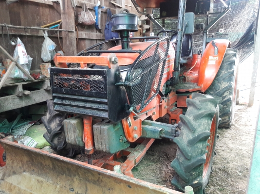 คูโบต้า7040ปี52เครื่องดีพร้อมอุปกรณ์3ชิ้น .ใบดัน.ผาน.โรตรี่ เอกสารพร้อมโอนจร้า