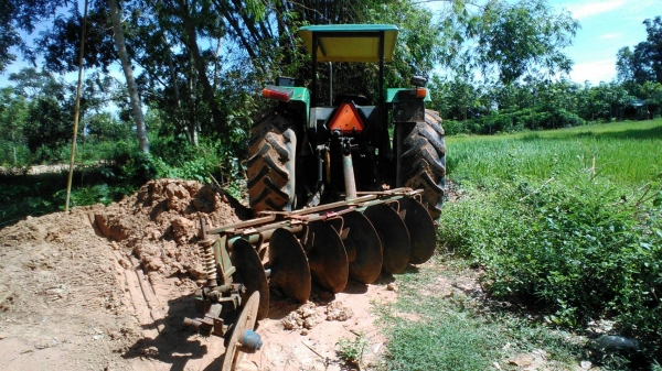 ขายจอร์นเดียร๋ 5310. มีทะเบียนพร้อมโอน