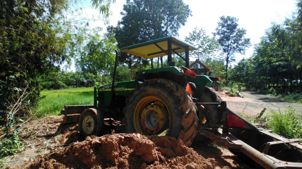 ขายจอร์นเดียร๋ 5310. มีทะเบียนพร้อมโอน