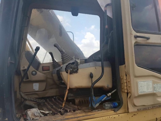 ขายรถแบคโฮ CAT 320 B เครื่องดี ปั๊มดี กล่องจอครบ ไฟฟ้ามี เอวแน่น ช่วงล่างเต็มใช้งานได้ดี เอกสารชุดแจ้งจำหน่าย ขายรถแบคโฮ CAT 320 B เครื่องดี ปั๊มดี กล่องจอครบ ไฟฟ้ามี เอวแน่น ช่วงล่างเต็มใช้งานได้ดี เอกสารชุดแจ้งจำหน่าย